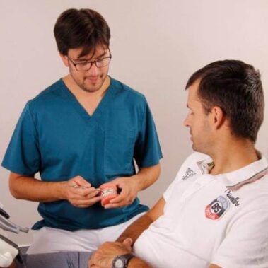 Aesthetic dental implants