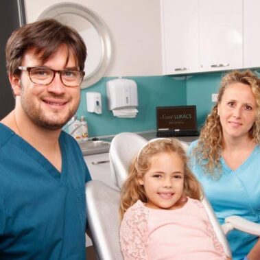 Dr. Steinhof Péter Márton és fiatal páciense