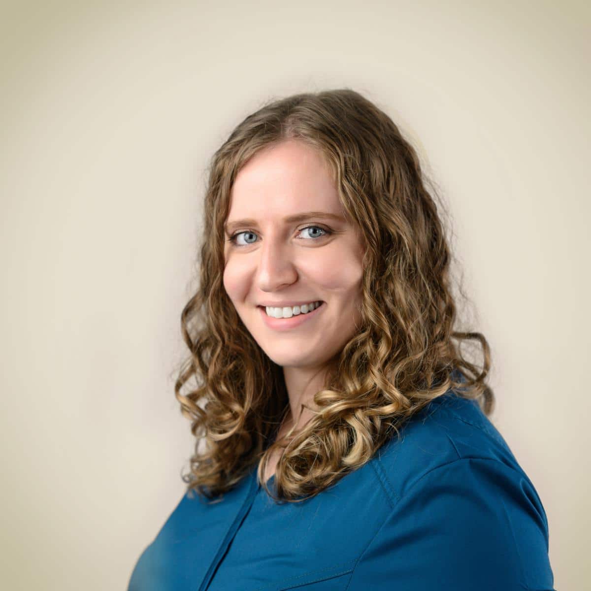 Dr. Mónika Zomborszki Dr. Mónika Zomborszki