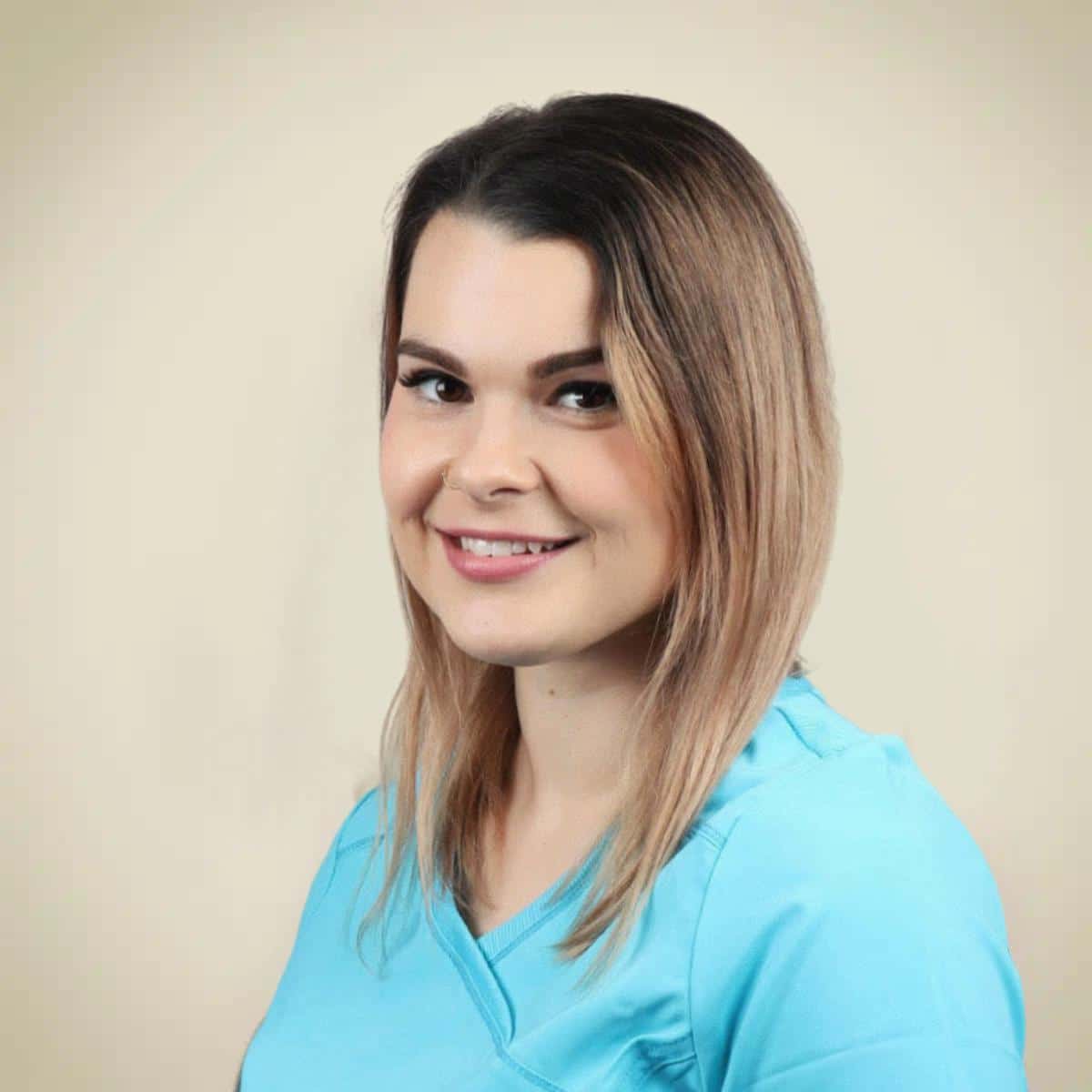 csapo-tundi-fogsazati-asszisztens-dentalhigienikus Csapó Tünde fogászati asszisztens és dentálhigiénikus